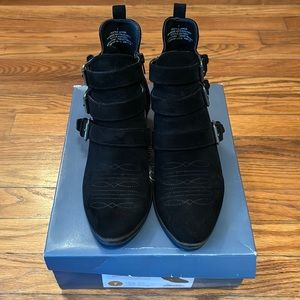 Universal Thread Black Booties with Fun Details